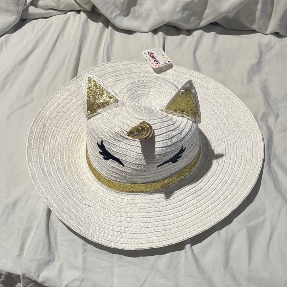 Claire’s  White Unicorn straw Sun Hat with Gold Accents NWT perfect wide brim